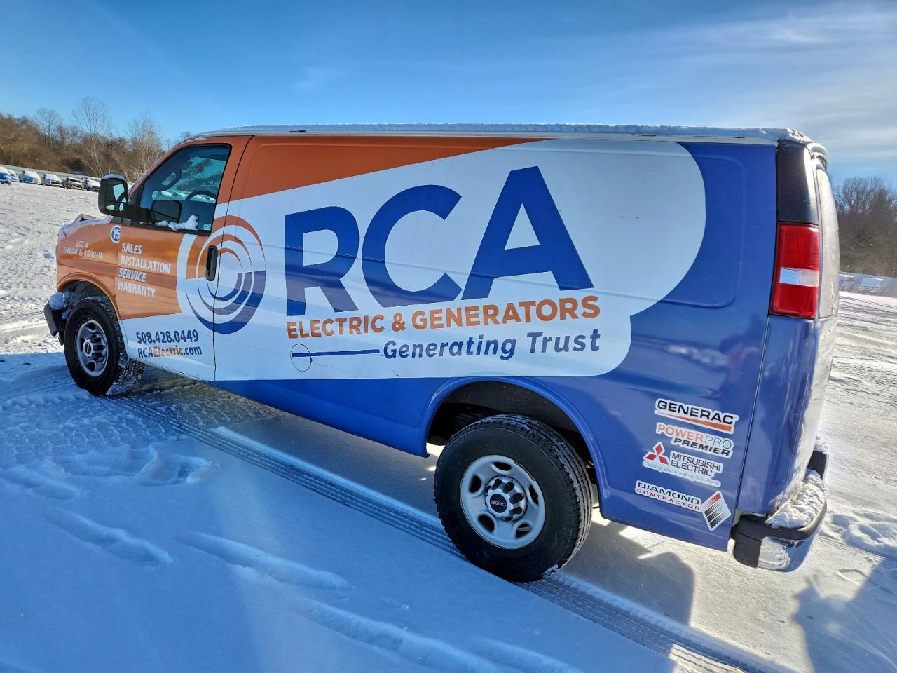 2017 GMC SAVANA G2500 photo 2