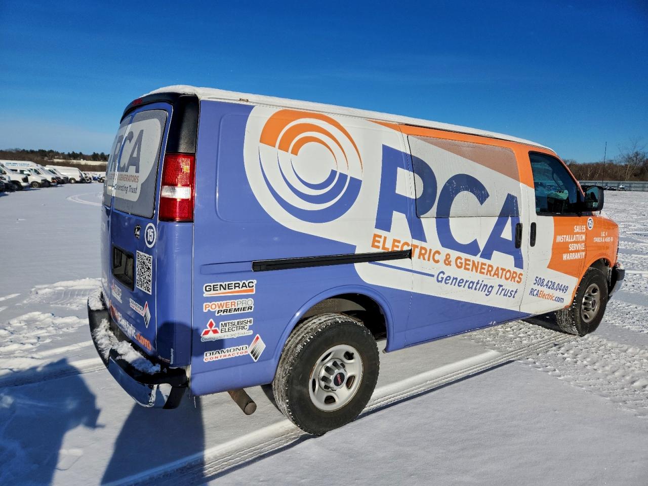 2017 GMC SAVANA G2500 photo 3