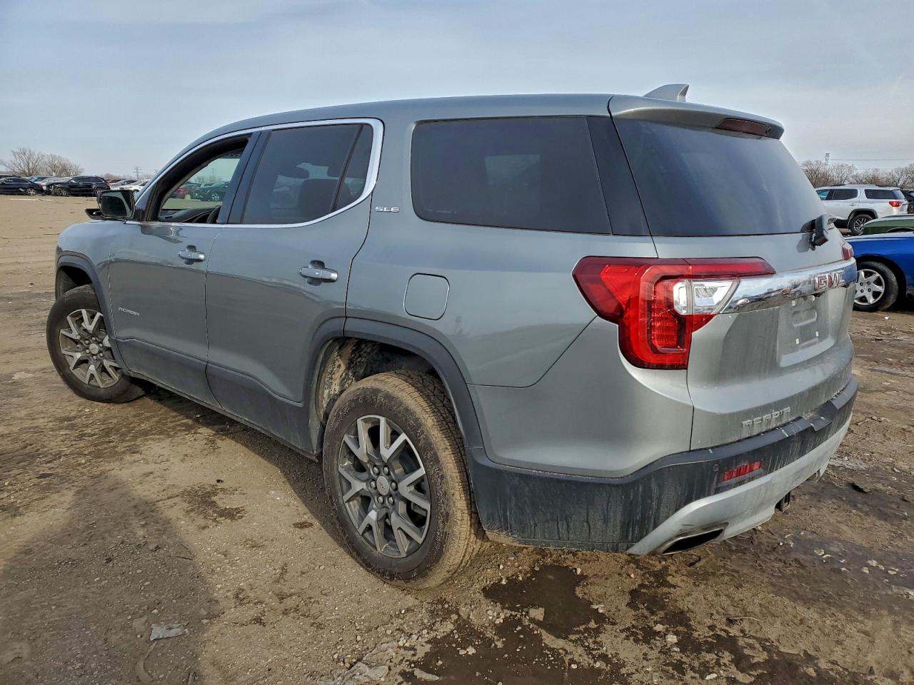 2023 GMC ACADIA SLE photo 2