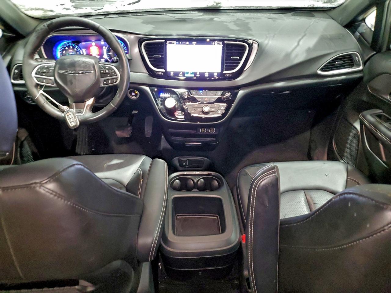 2025 CHRYSLER PACIFICA SELECT photo 8