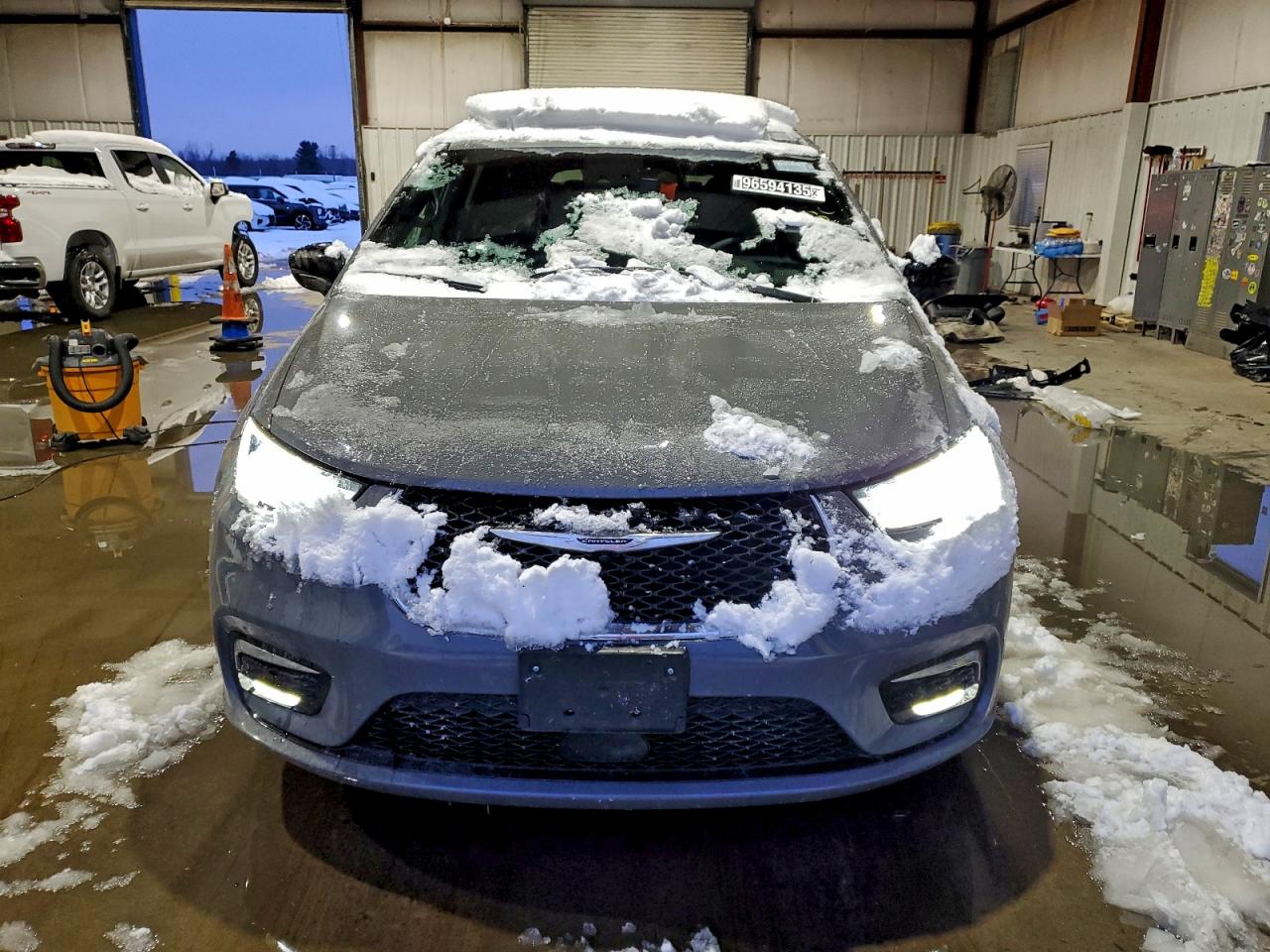 2025 CHRYSLER PACIFICA SELECT photo 5
