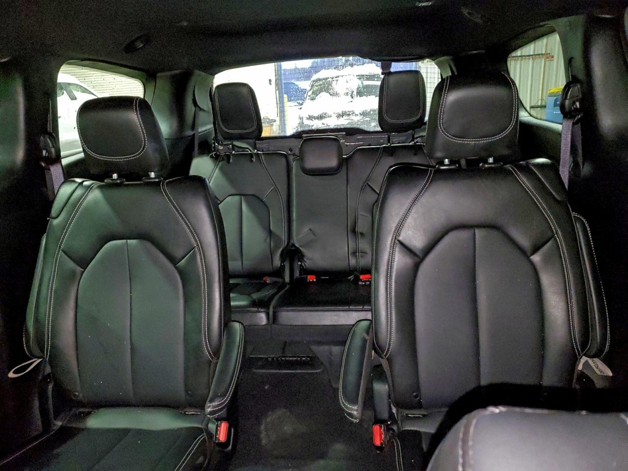 2025 CHRYSLER PACIFICA SELECT photo 10