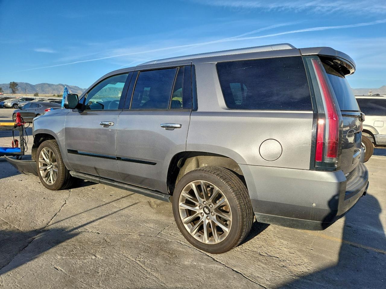 2020 CADILLAC ESCALADE PLATINUM photo 2