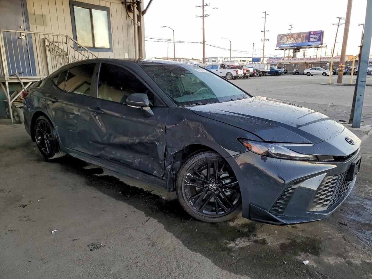 2025 TOYOTA CAMRY XSE photo 4