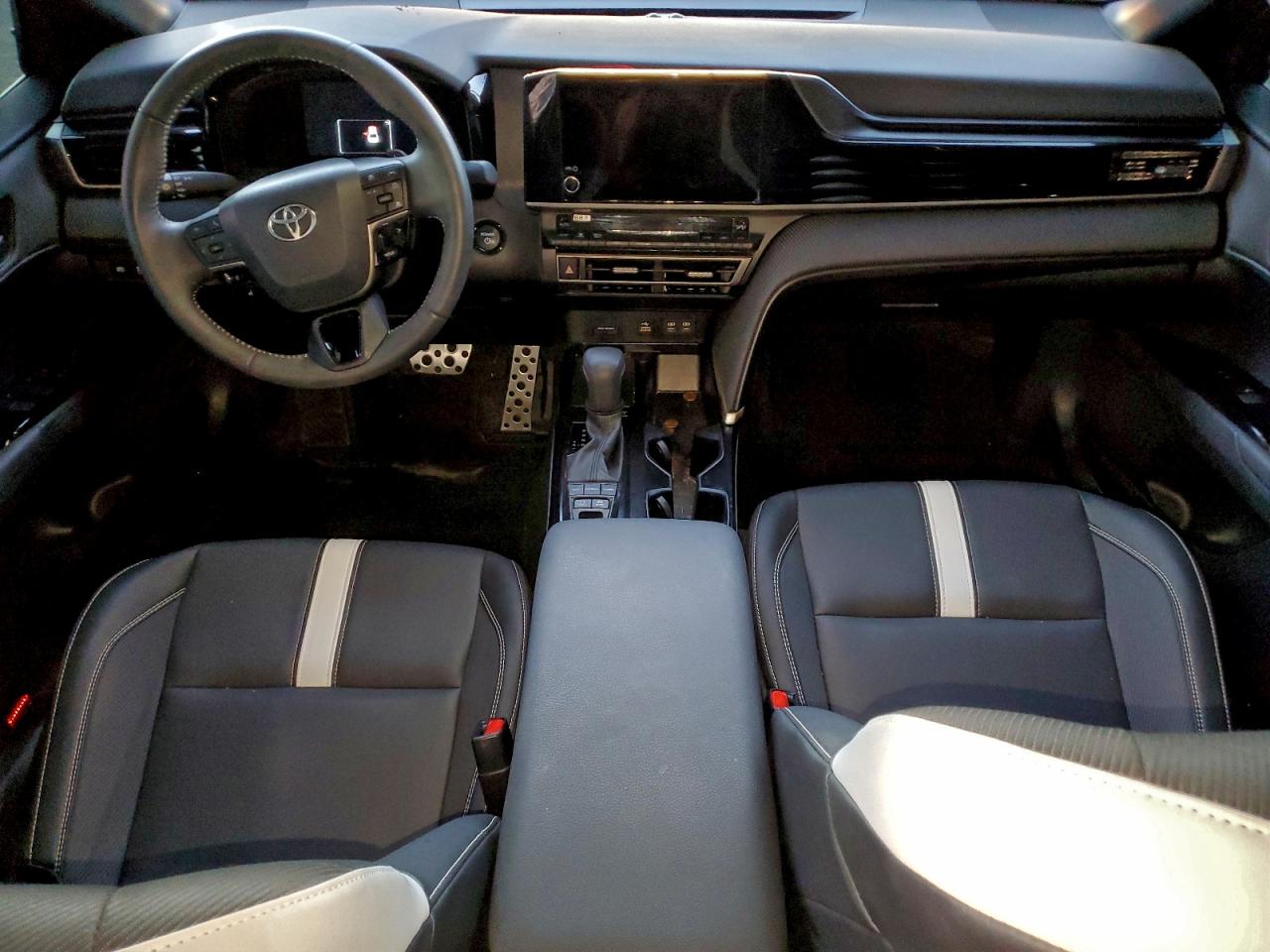 2025 TOYOTA CAMRY XSE photo 8