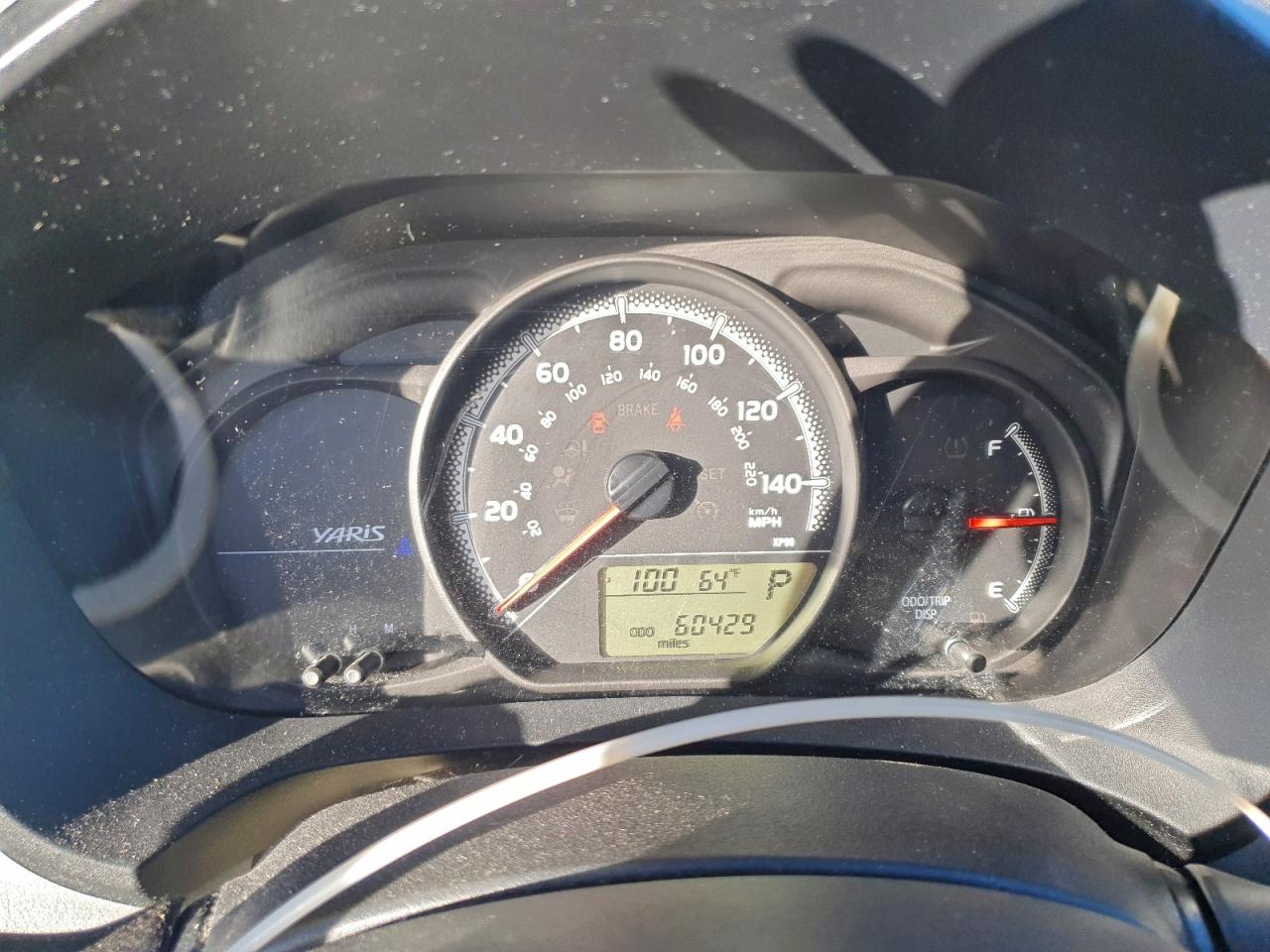 2016 TOYOTA YARIS L photo 9