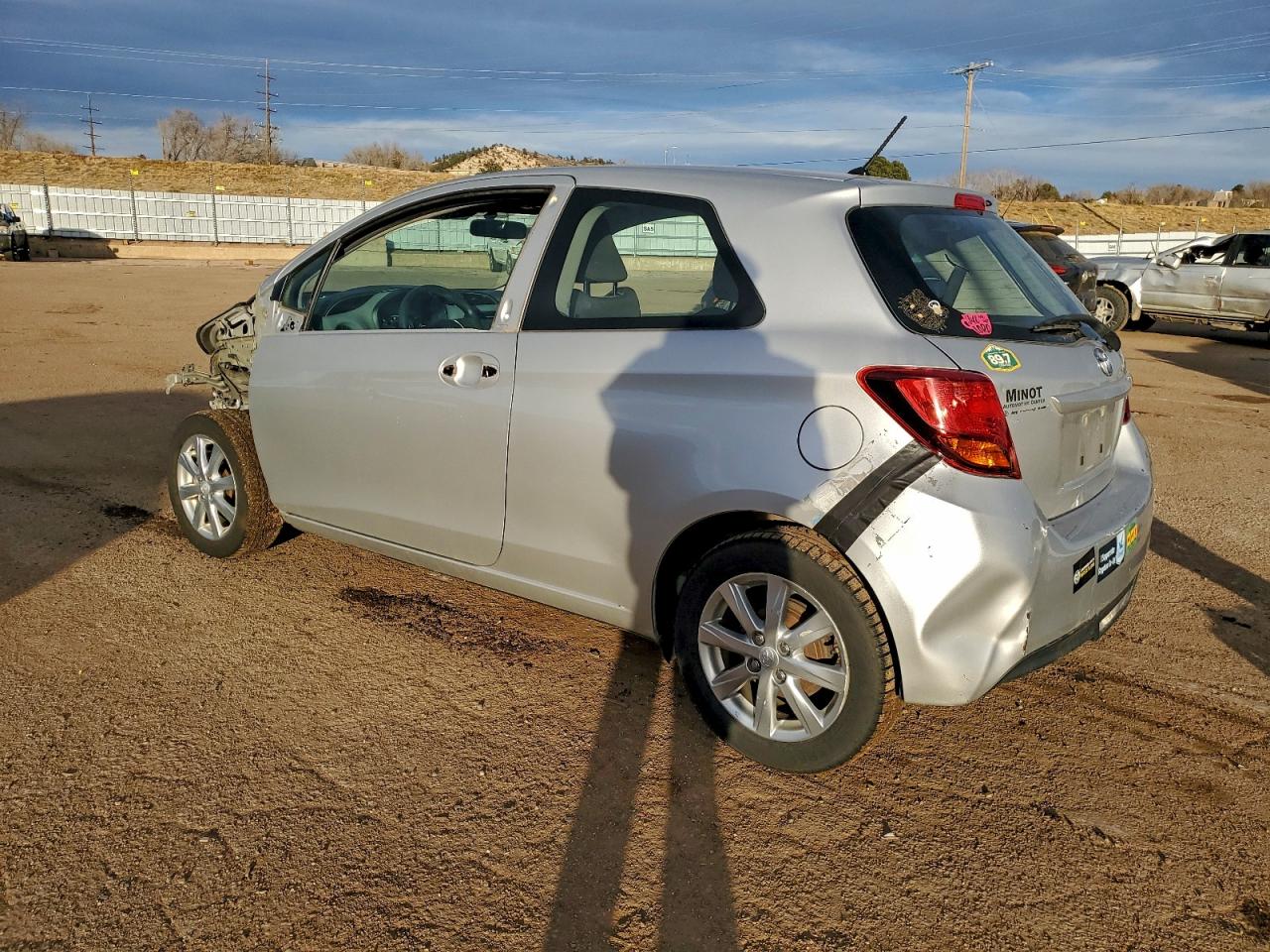 2016 TOYOTA YARIS L photo 2