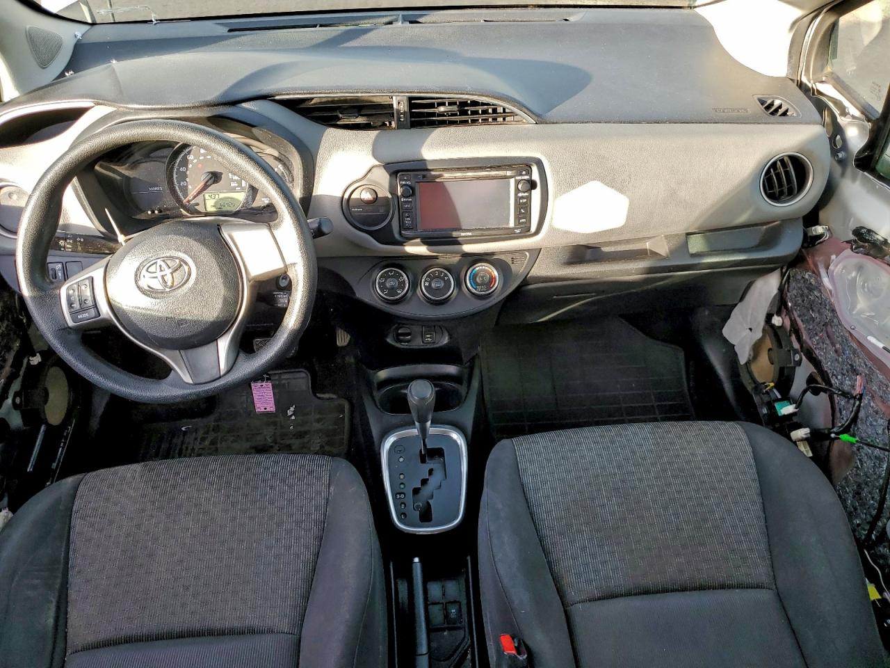 2016 TOYOTA YARIS L photo 8