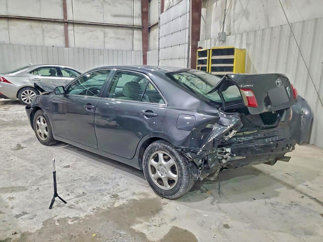 2009 TOYOTA CAMRY BASE photo 2