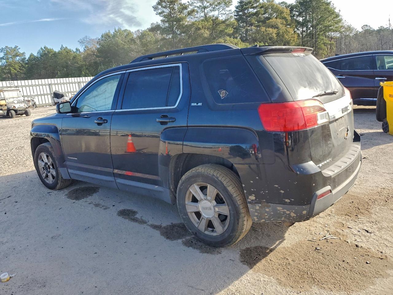 2012 GMC TERRAIN SLE photo 2