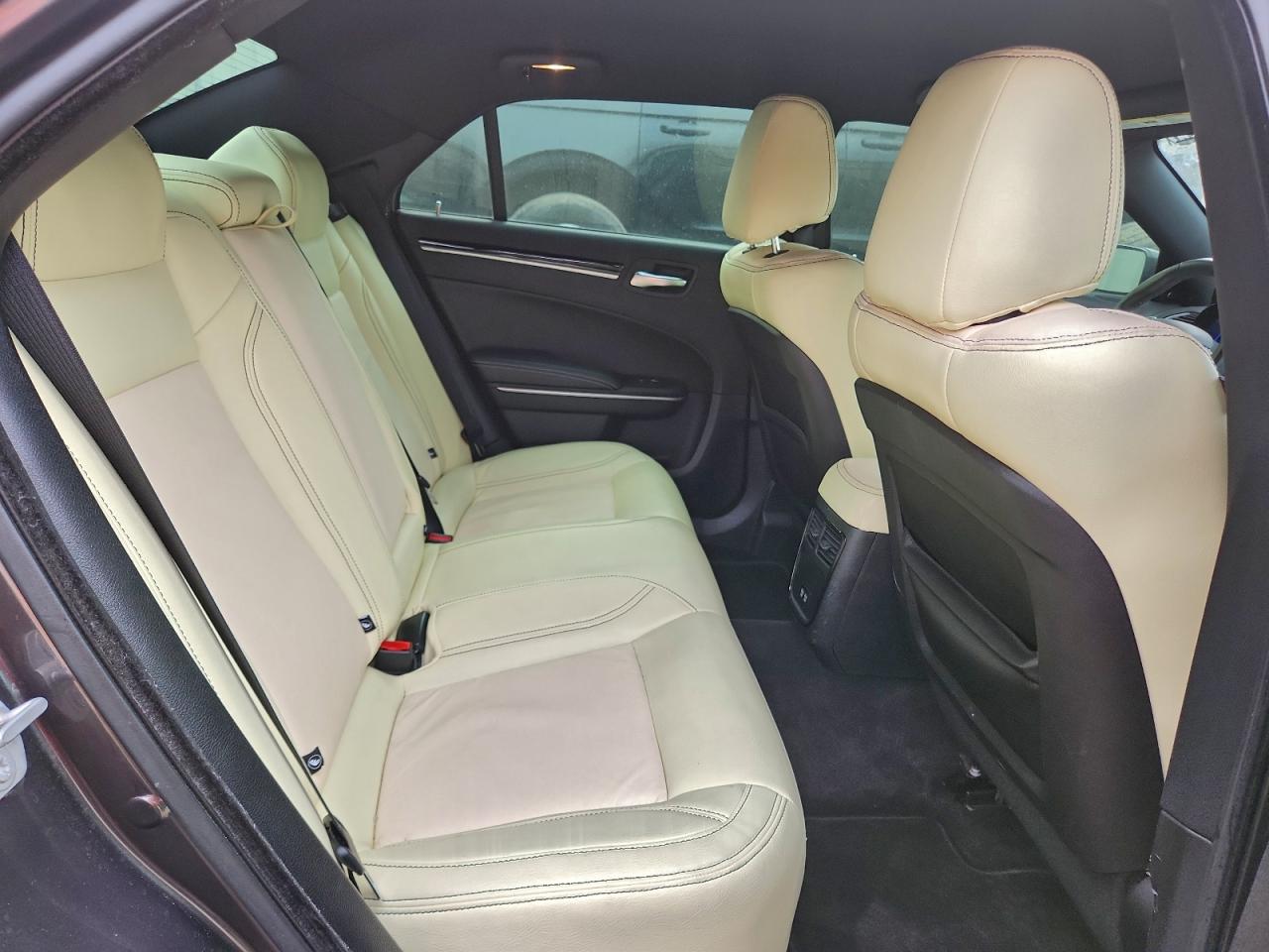 2018 CHRYSLER 300 S photo 10