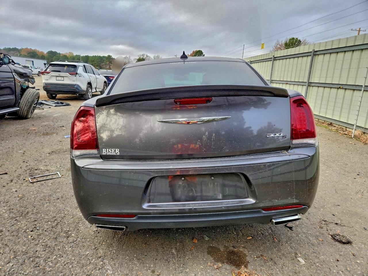 2018 CHRYSLER 300 S photo 6