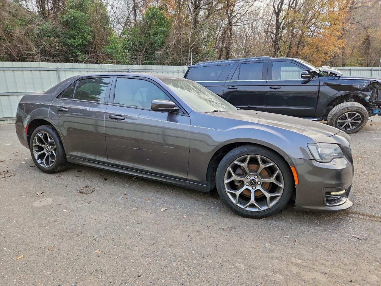 2018 CHRYSLER 300 S photo 4