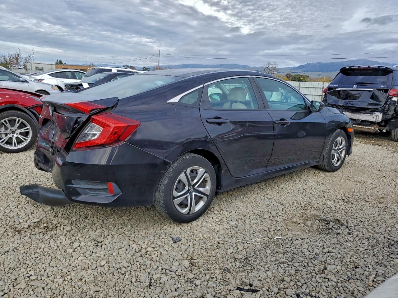 2016 HONDA CIVIC LX photo 3