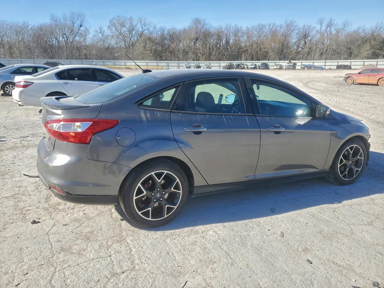 2013 FORD FOCUS SE photo 3