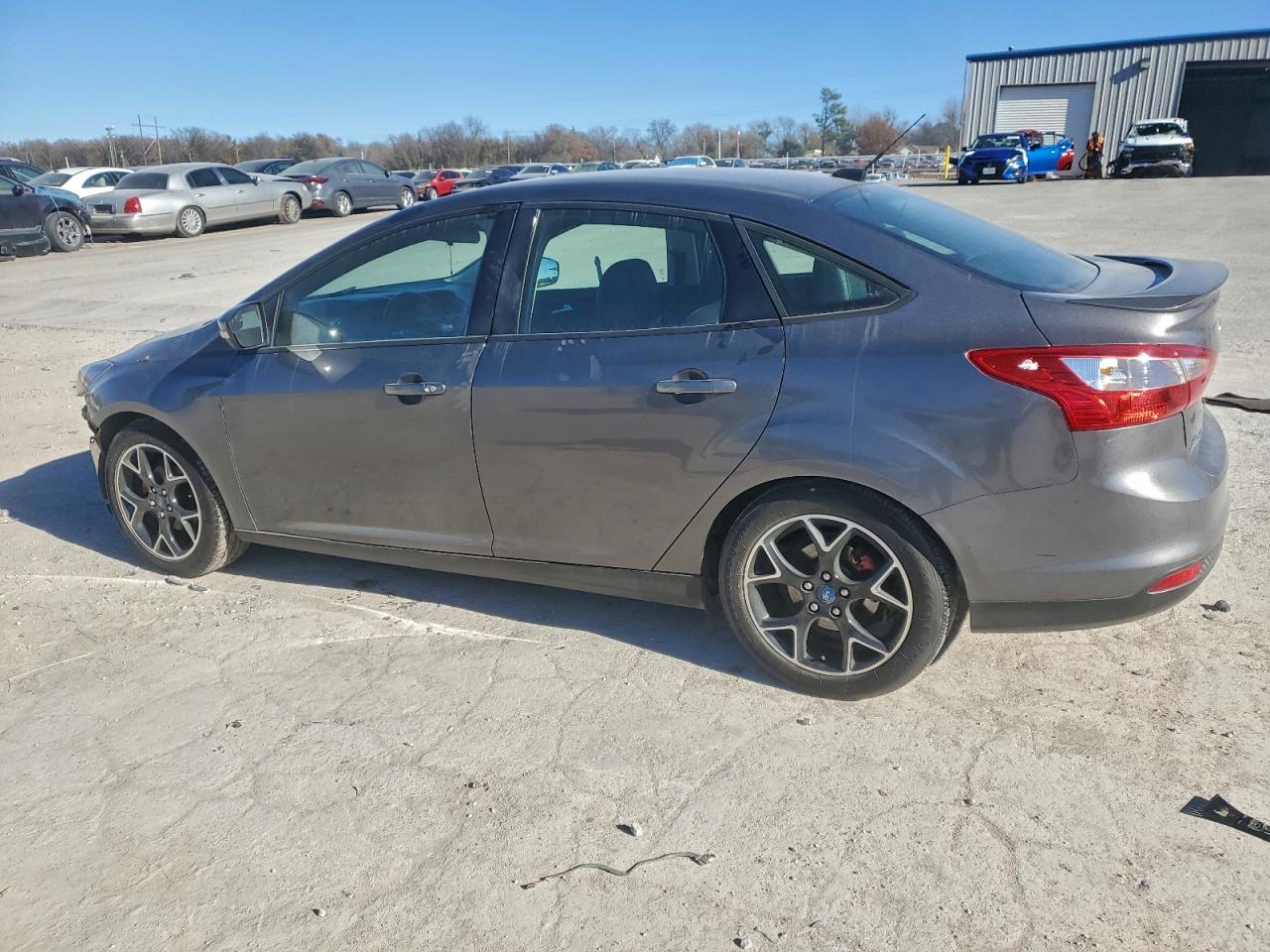 2013 FORD FOCUS SE photo 2