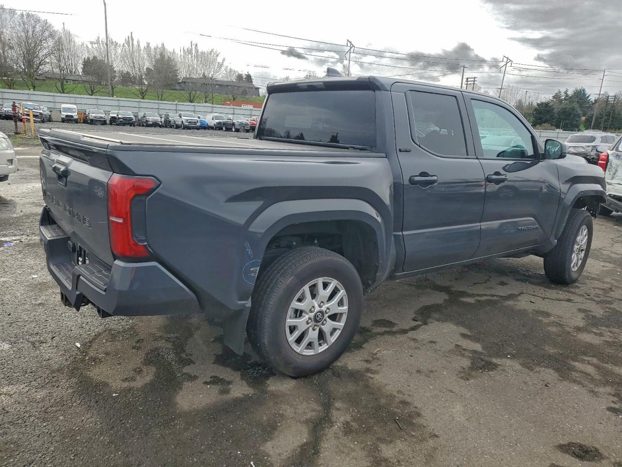 2024 TOYOTA TACOMA DOUBLE CAB photo 3