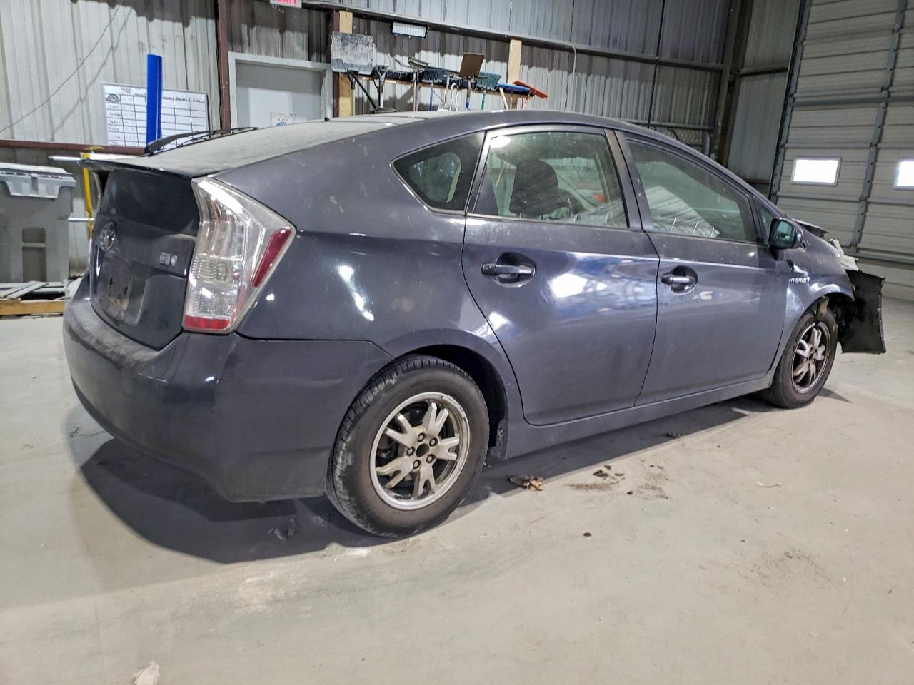2011 TOYOTA PRIUS photo 3