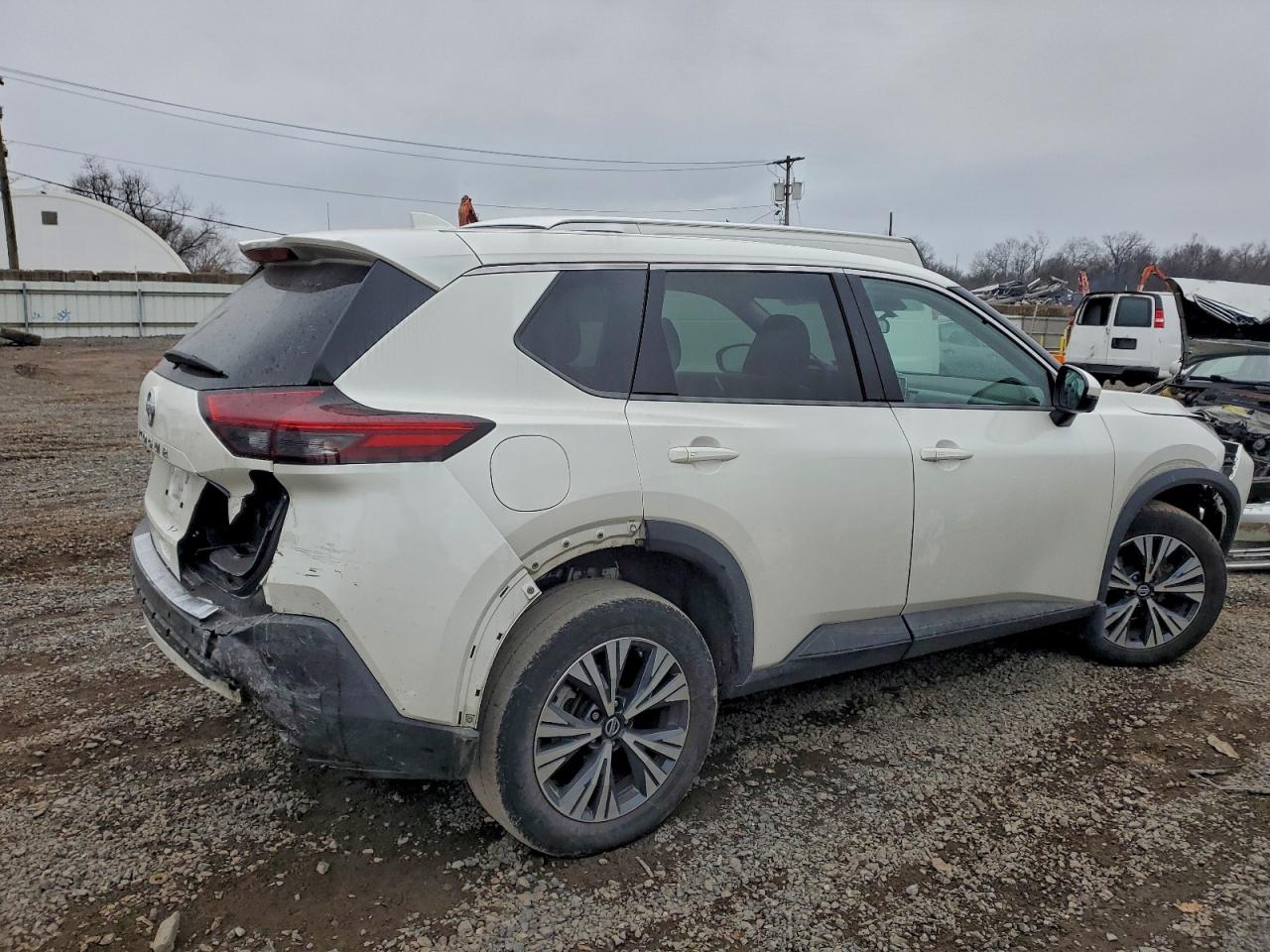 2021 NISSAN ROGUE SV photo 3