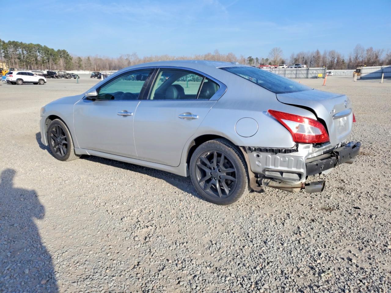 2010 NISSAN MAXIMA S photo 2