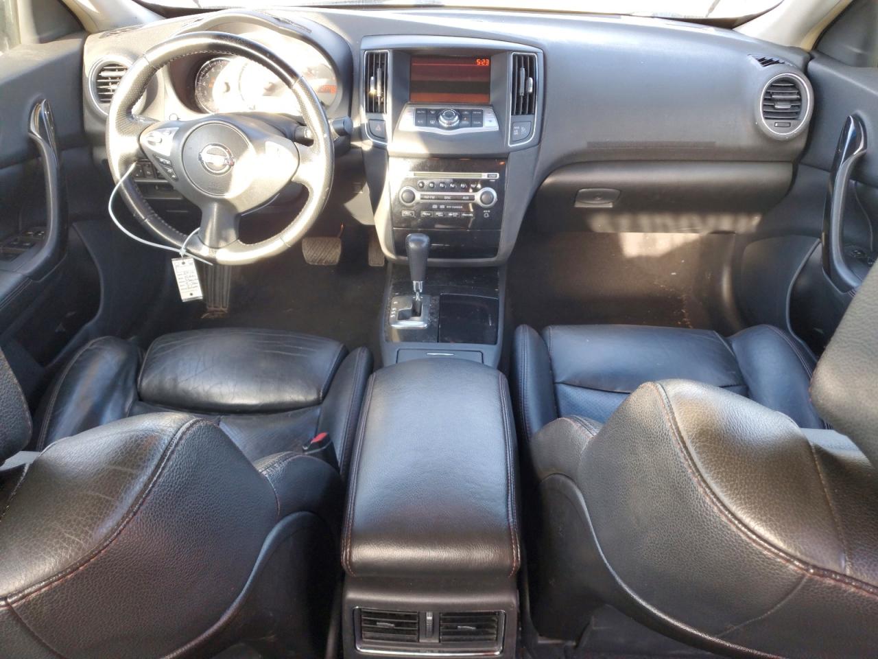 2010 NISSAN MAXIMA S photo 8