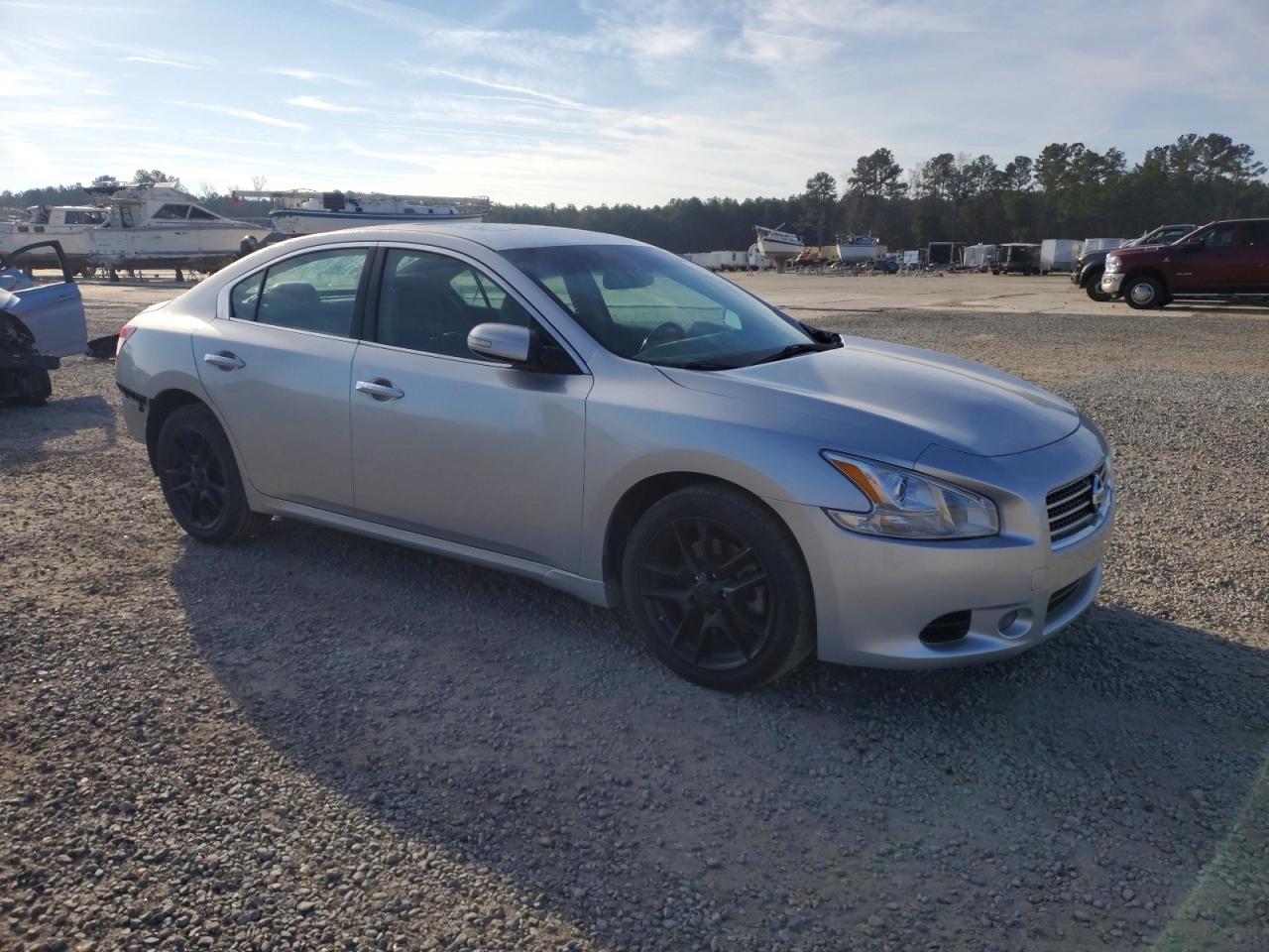 2010 NISSAN MAXIMA S photo 4