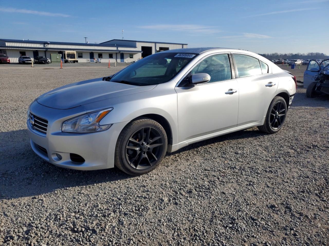 2010 NISSAN MAXIMA
