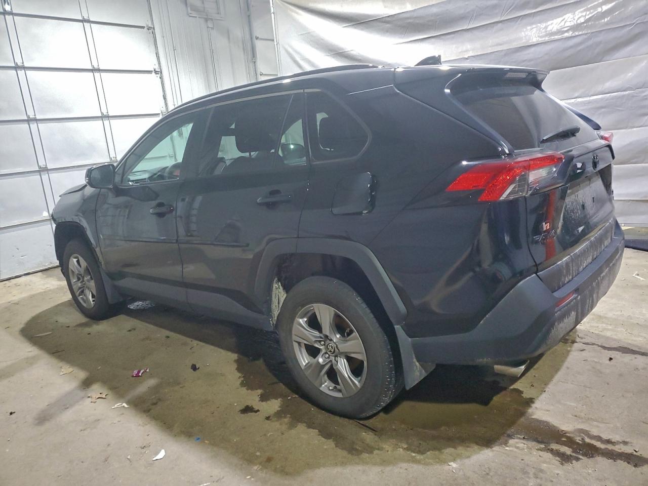 2025 TOYOTA RAV4 XLE photo 2