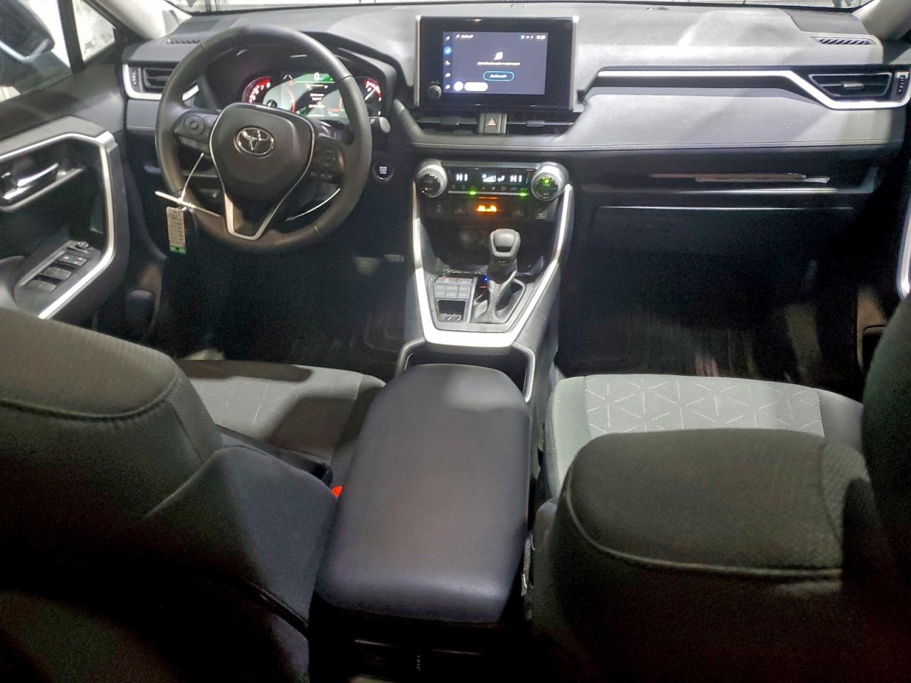 2025 TOYOTA RAV4 XLE photo 8