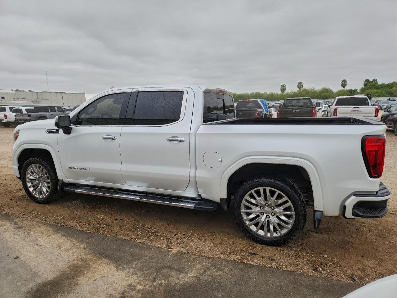 2019 GMC SIERRA K1500 DENALI photo 2