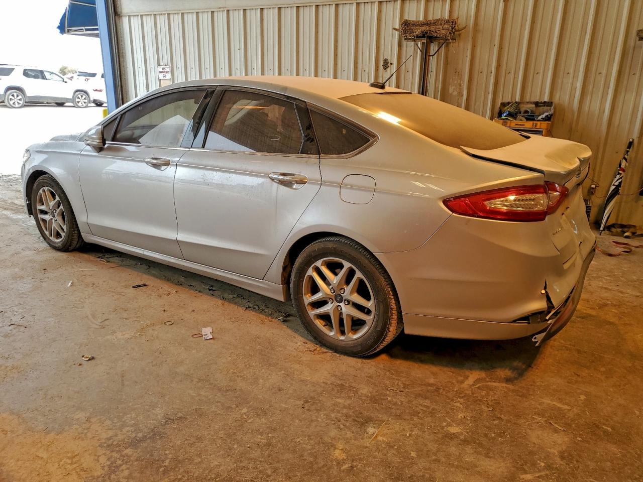 2014 FORD FUSION SE photo 2