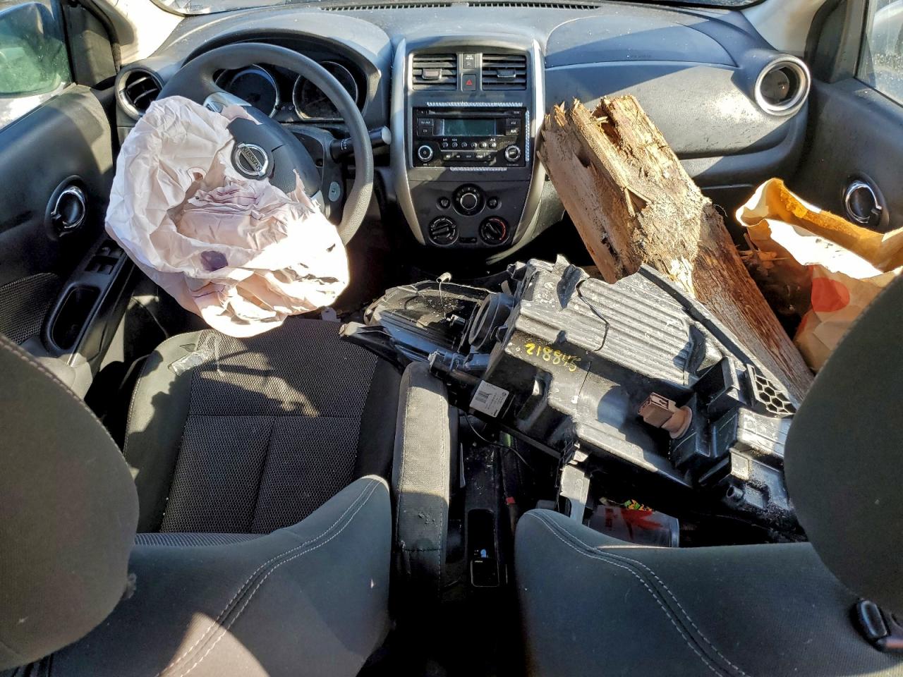 2018 NISSAN VERSA S photo 8