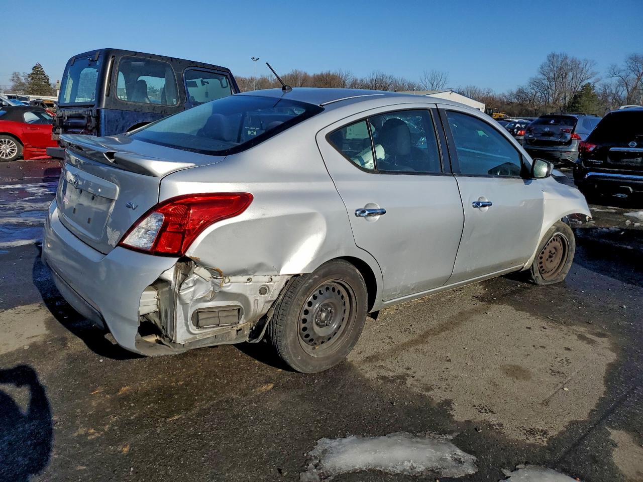 2018 NISSAN VERSA S photo 3