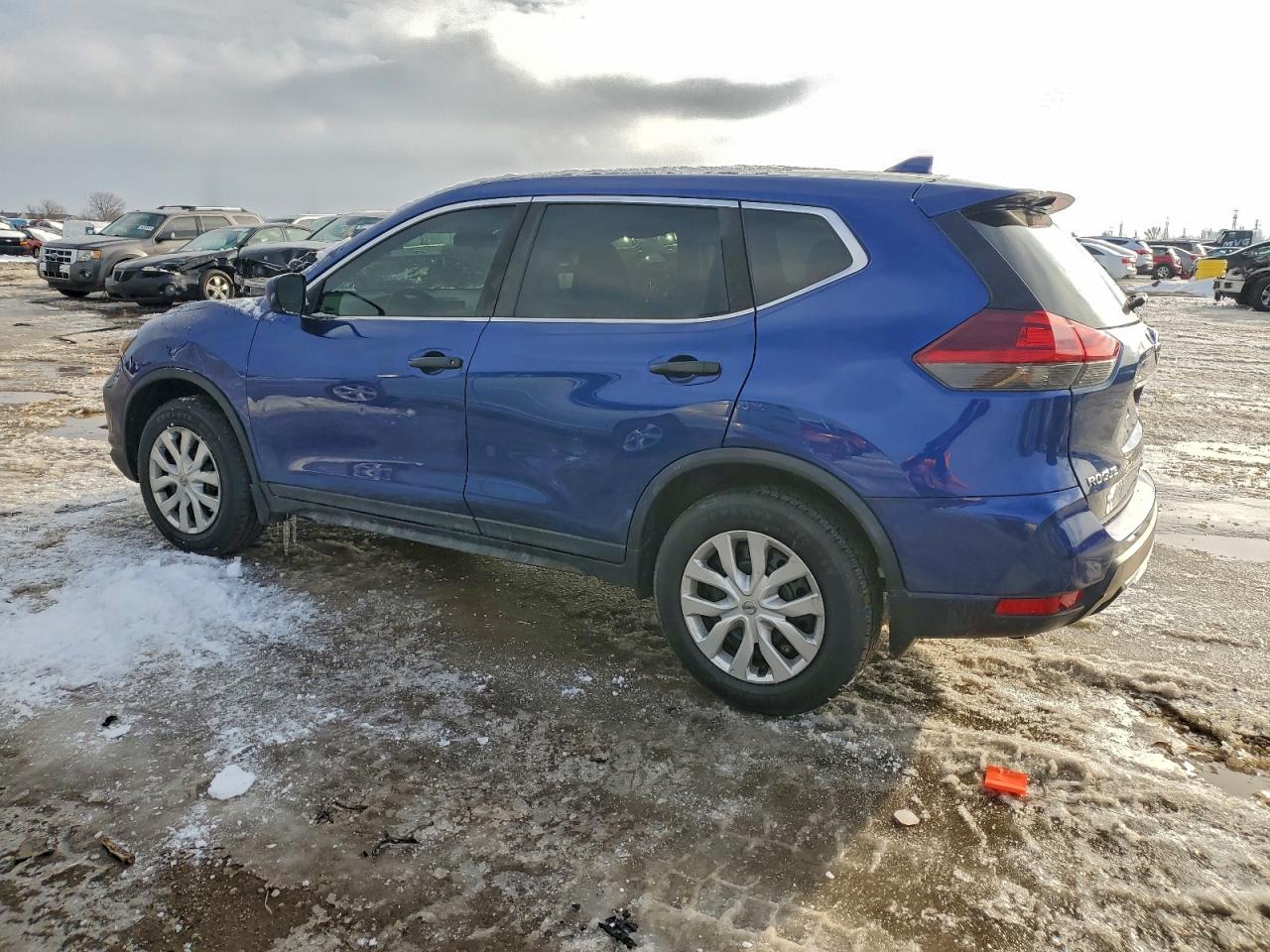 2018 NISSAN ROGUE S photo 2