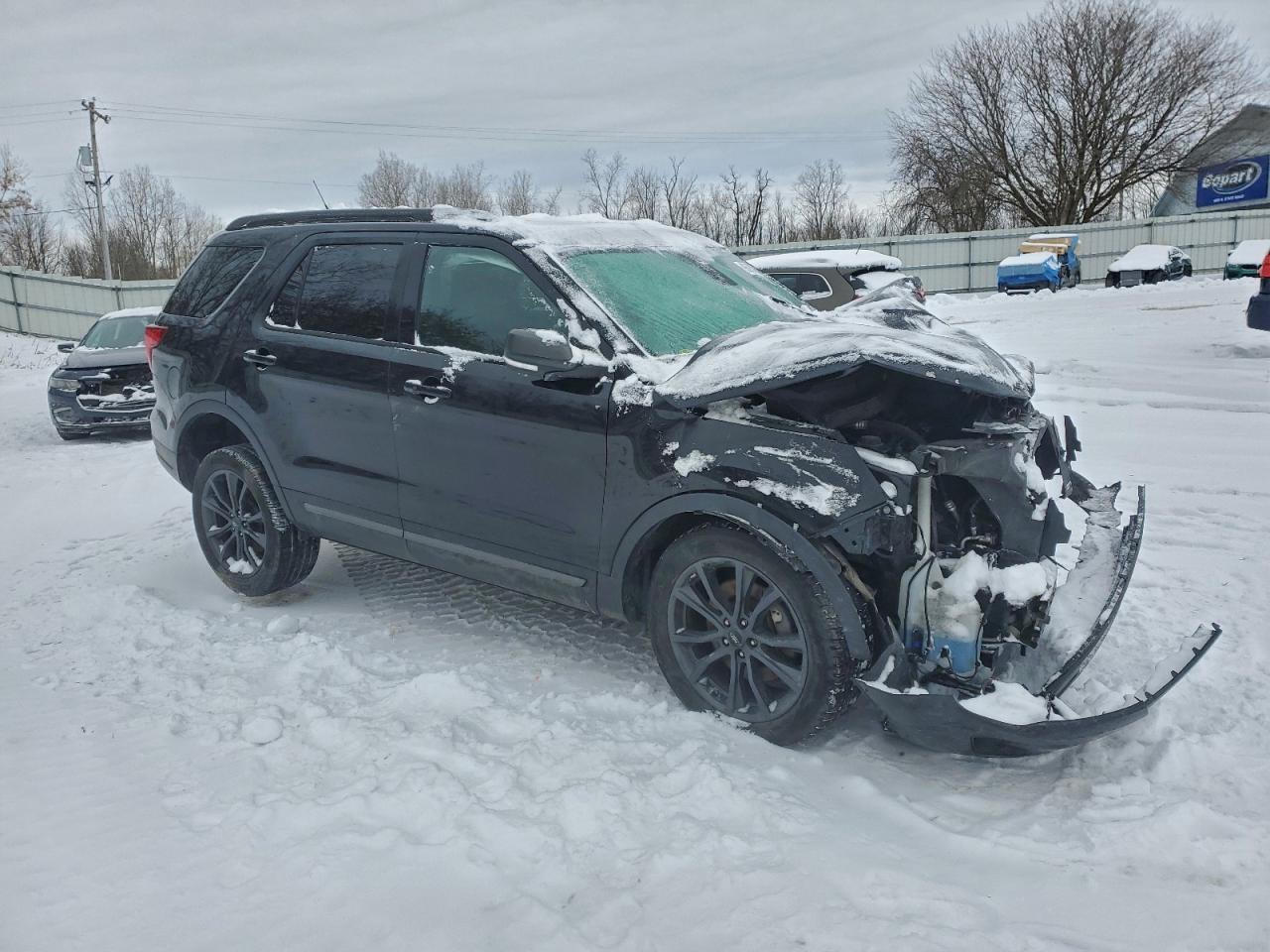 2019 FORD EXPLORER XLT photo 4