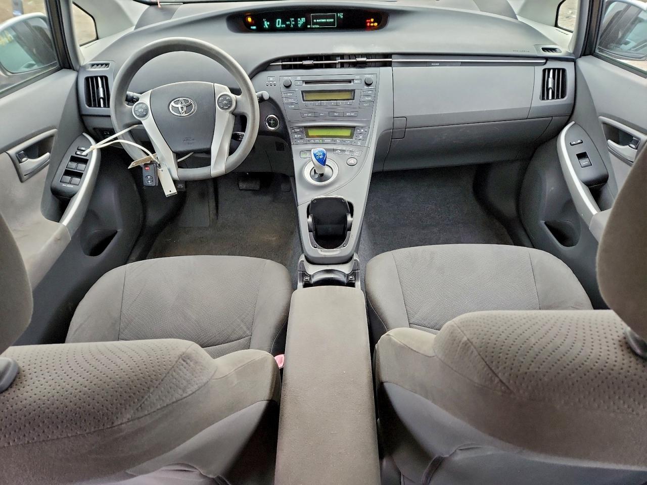 2011 TOYOTA PRIUS photo 8