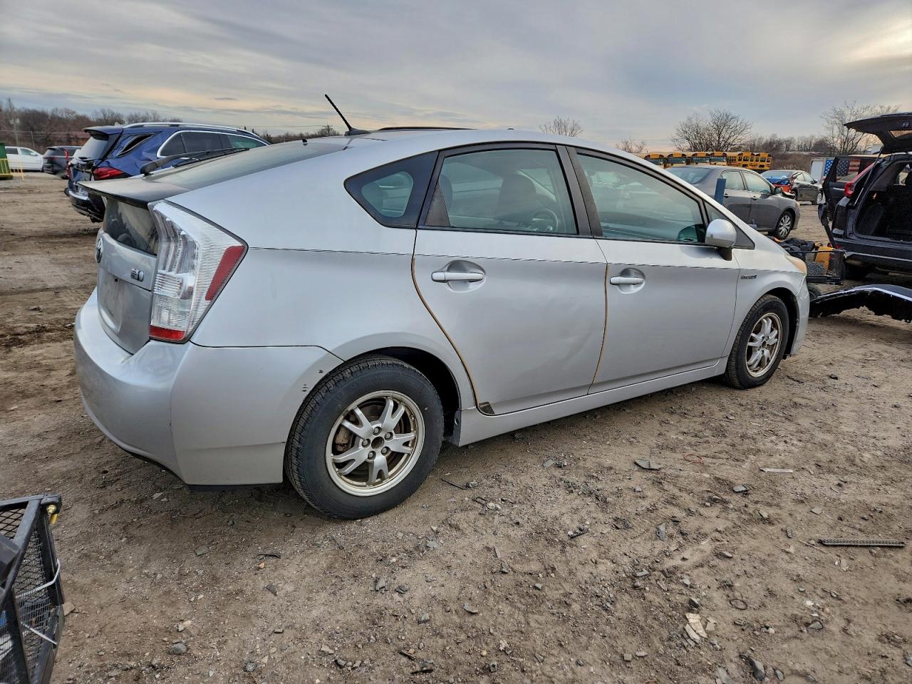 2011 TOYOTA PRIUS photo 3
