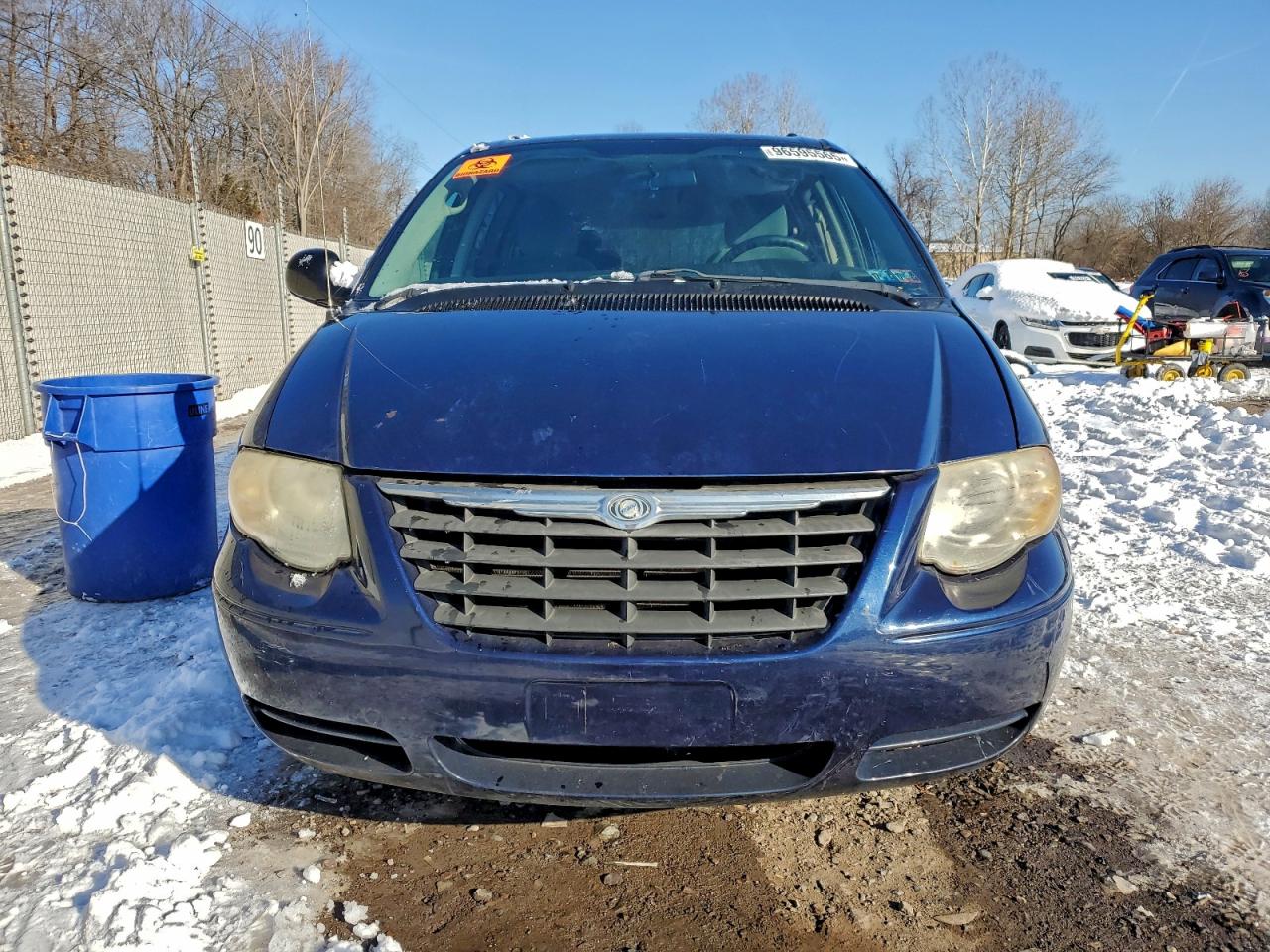 2005 CHRYSLER TOWN & COUNTRY TOURING photo 5