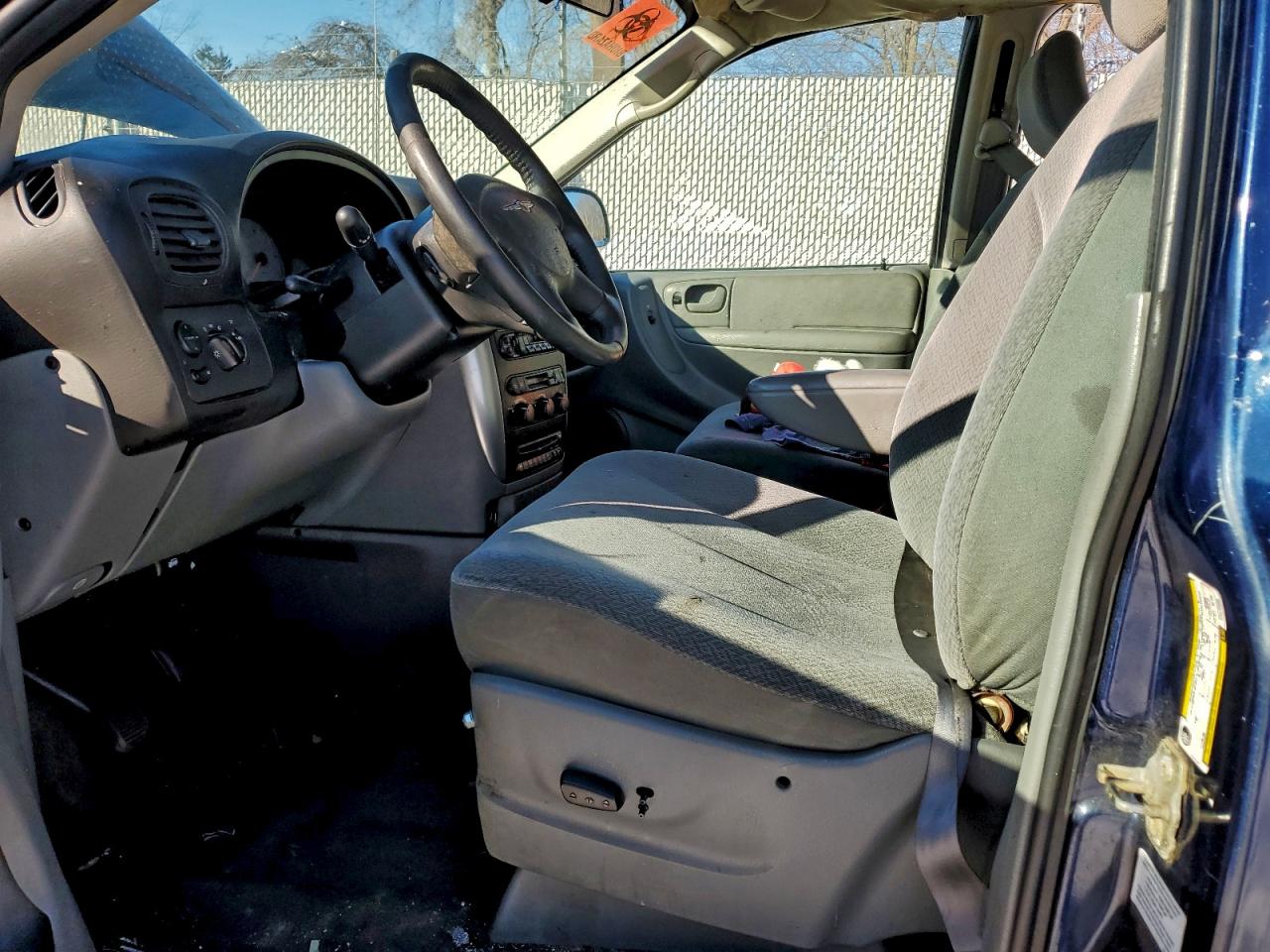 2005 CHRYSLER TOWN & COUNTRY TOURING photo 7