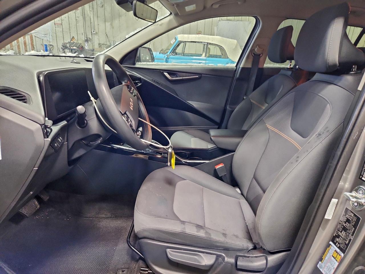 2023 KIA NIRO LX photo 7