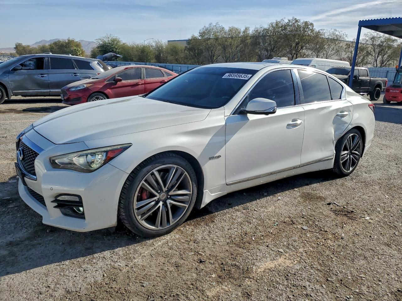 2015 INFINITI Q50