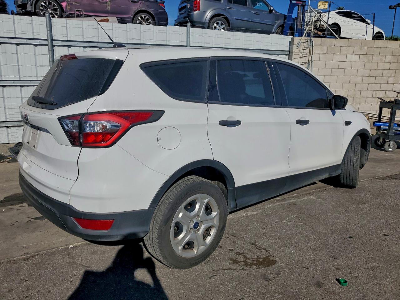 2017 FORD ESCAPE S photo 3