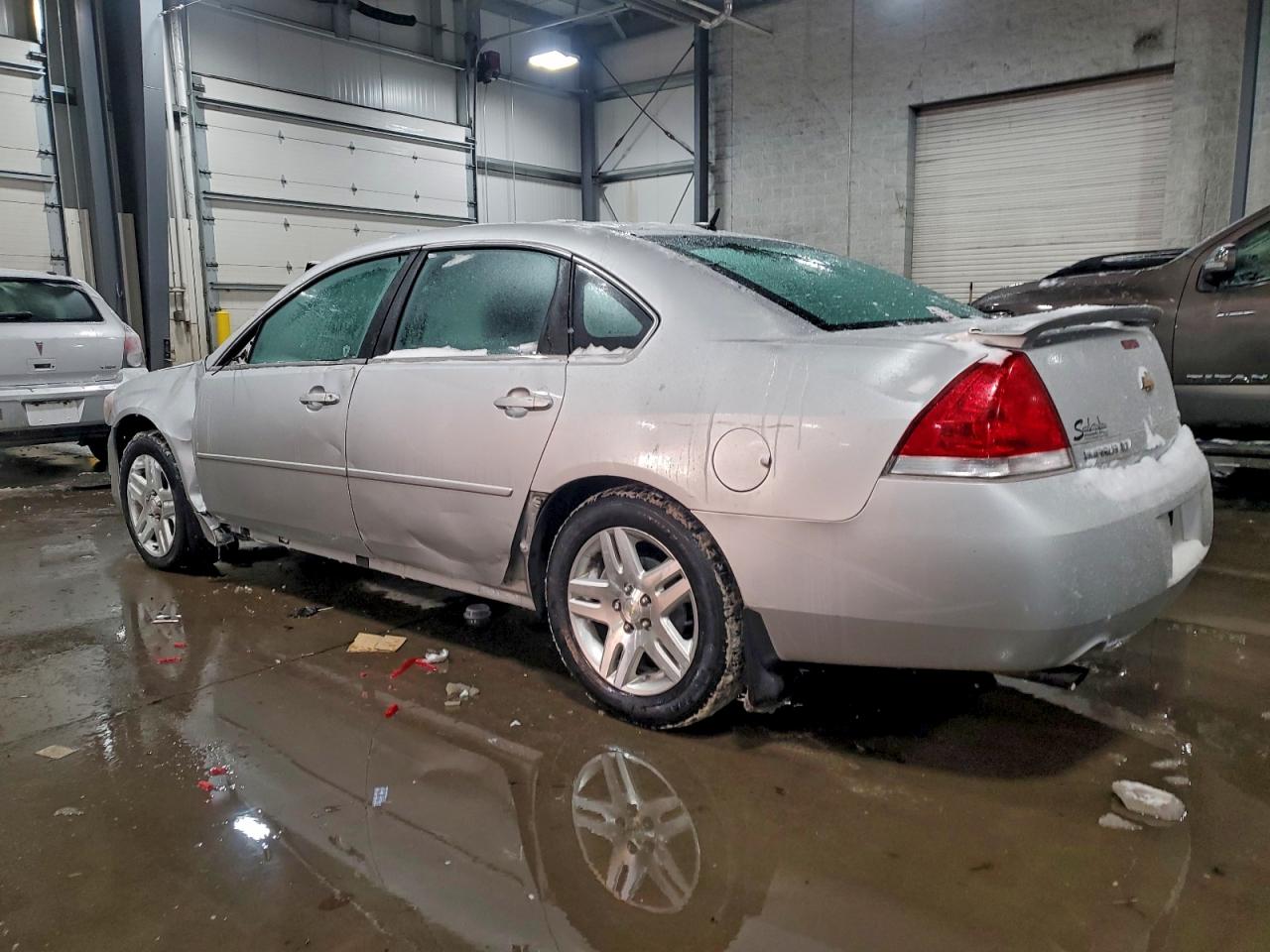 2013 CHEVROLET IMPALA LT photo 2