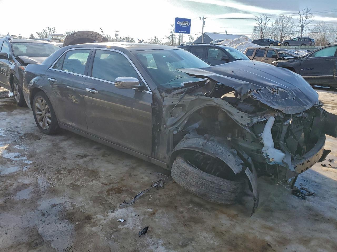 2019 CHRYSLER 300 LIMITED photo 4