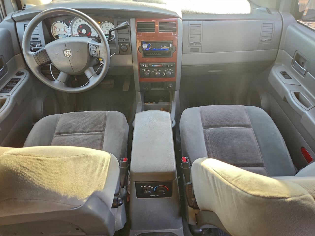 2004 DODGE DURANGO SLT photo 22