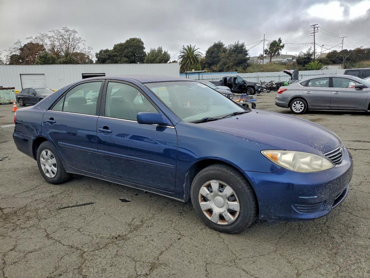 2006 TOYOTA CAMRY LE photo 4