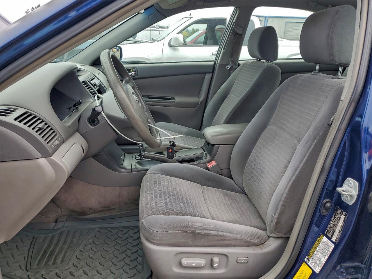 2006 TOYOTA CAMRY LE photo 7