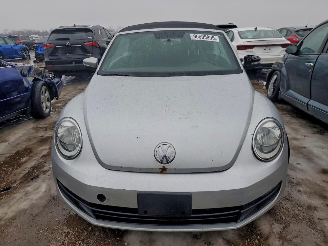 2013 VOLKSWAGEN BEETLE photo 5