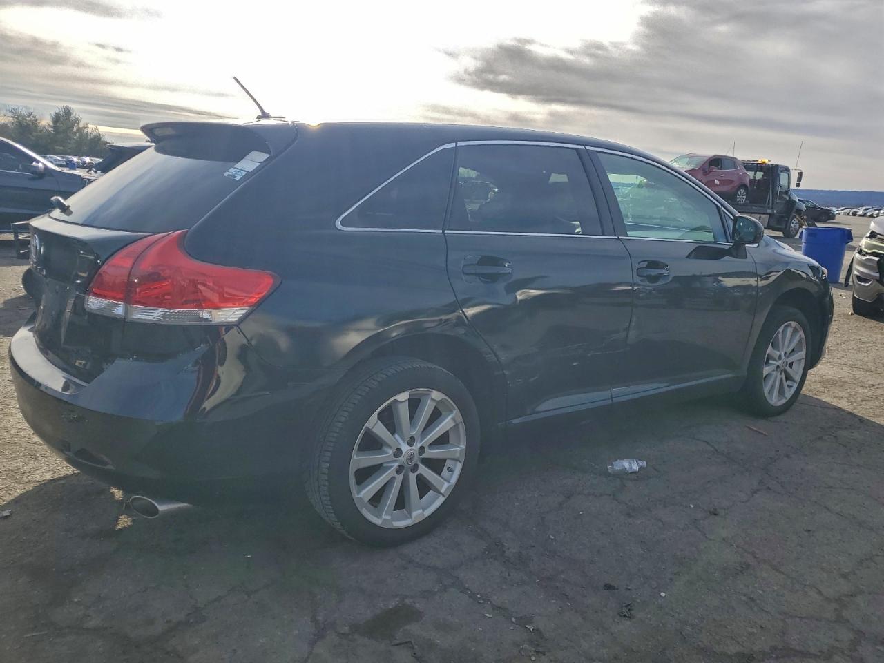 2009 TOYOTA VENZA photo 3