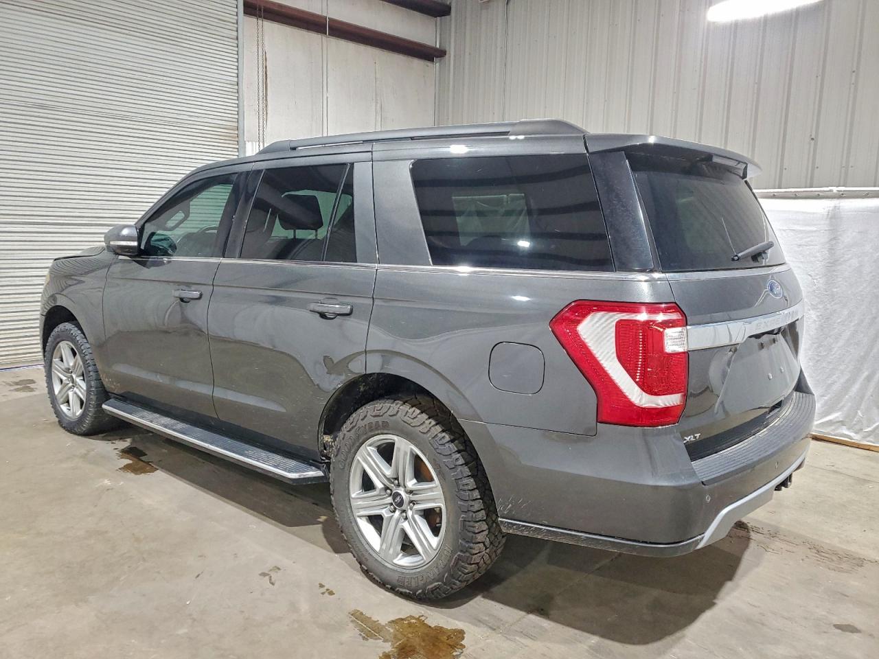 2019 FORD EXPEDITION XLT photo 2